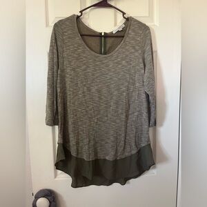 green envelope los angeles women’s two toned olive green half sleeve blouse NWOT